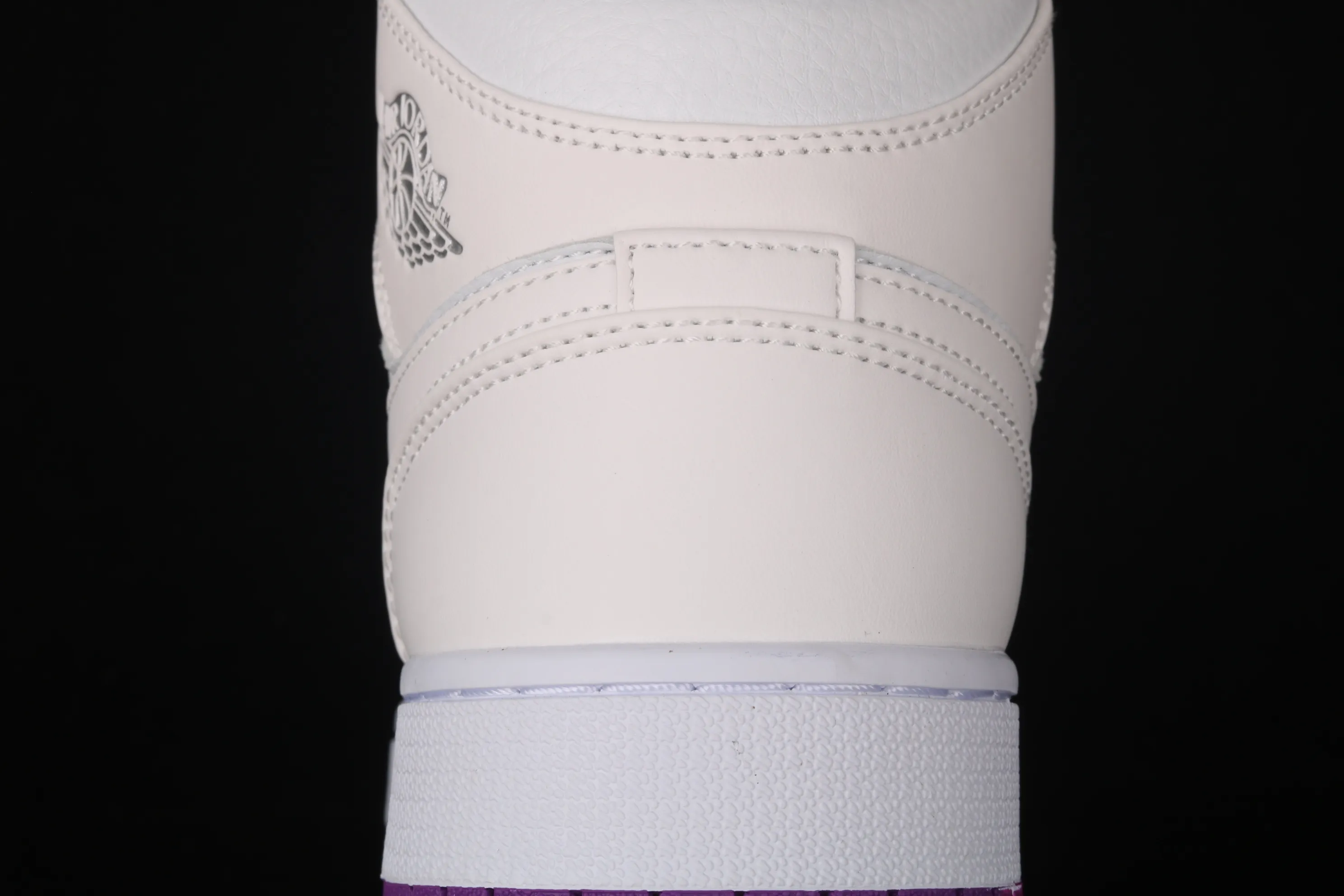 All categories Air Jordan Jordan series basketball shoes Air Jordan 1 Mid Air Jordan 1 Mid AJ1 Joe 1 white and purple women's sports and leisure basketball shoes 555112-100